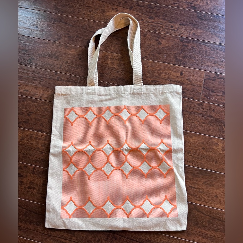 NWOT astek x Tomma Bloom Tote with Raised Design